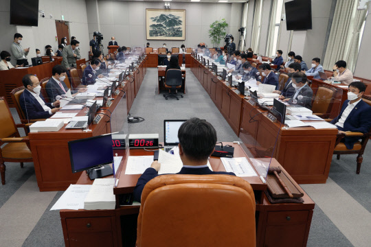 국회 운영위원회가 30일 전체회의를 진행하고 있다. 연합뉴스